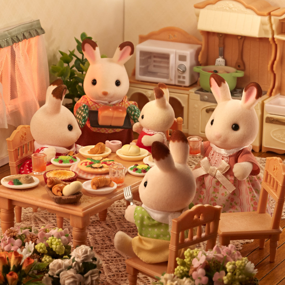 Calico Critters - Chocolate Rabbit Family