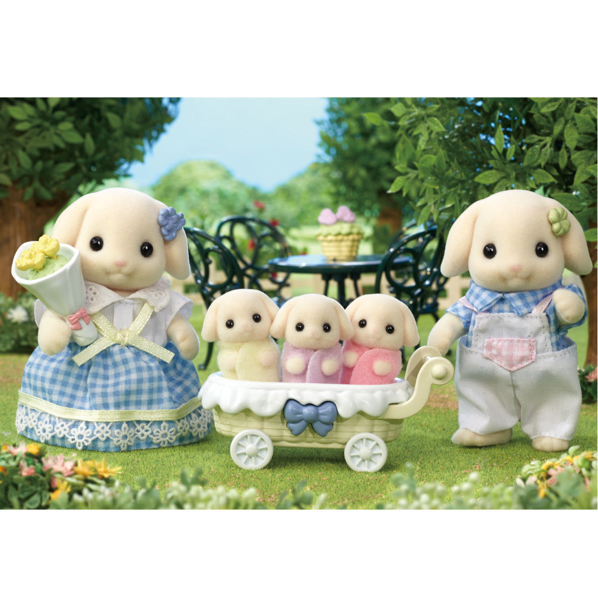 Calico Critters - Flora Rabbit Family