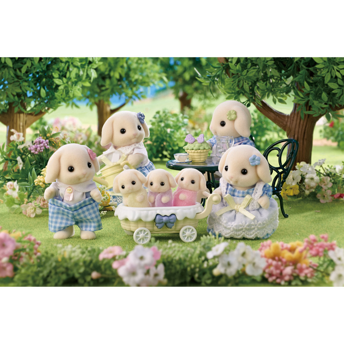 Calico Critters - Flora Rabbit Family