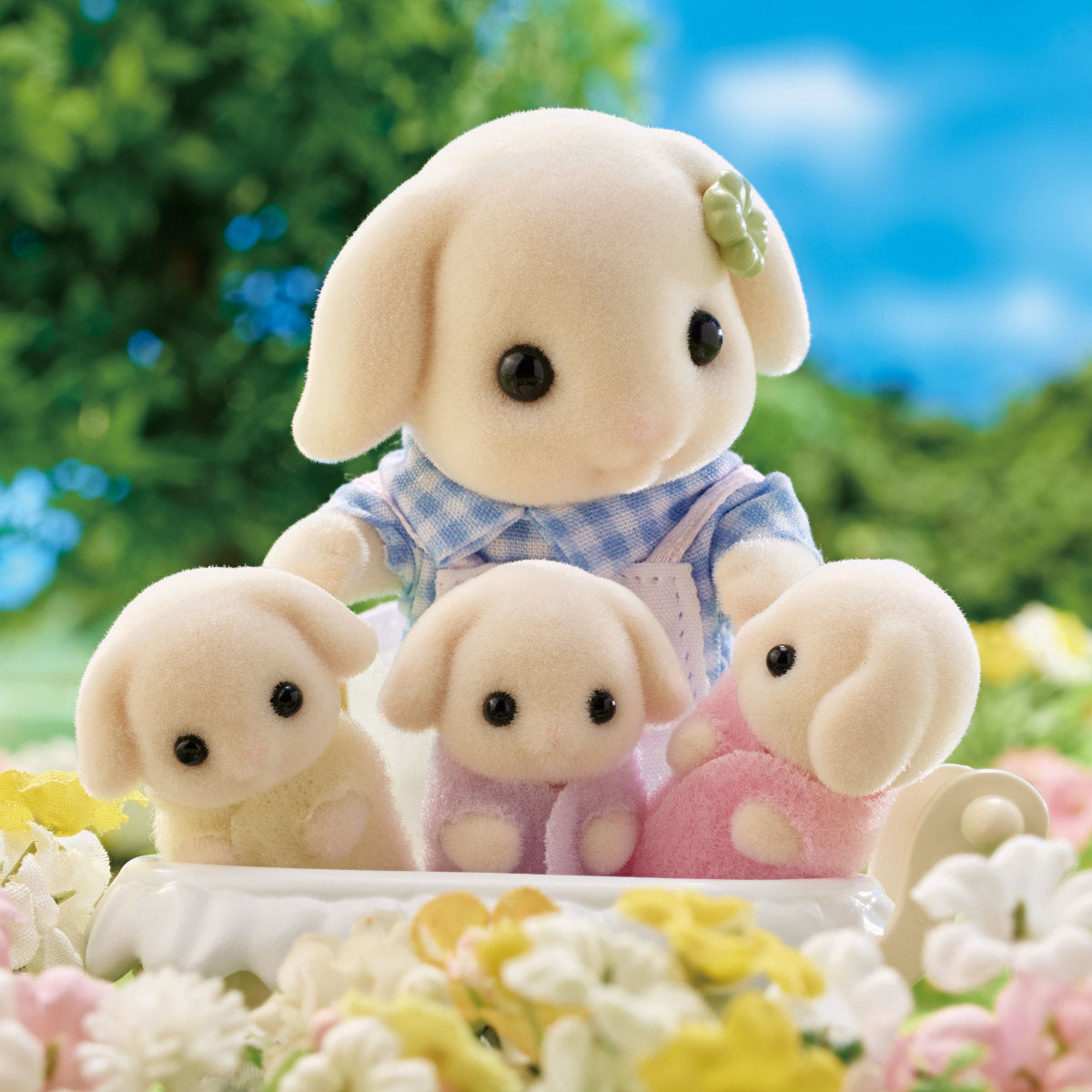 Calico Critters - Flora Rabbit Family