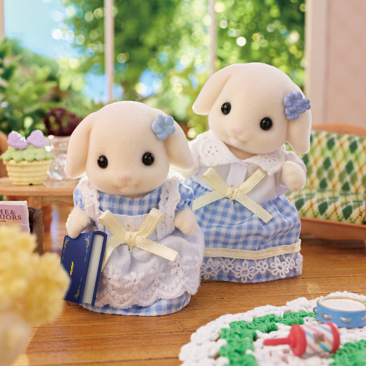 Calico Critters - Flora Rabbit Family