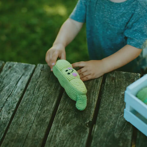 Yarn Rattle - Friendly Peapod