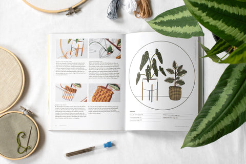 Book (Paperback) - Embroidery: Learn in a Weekend