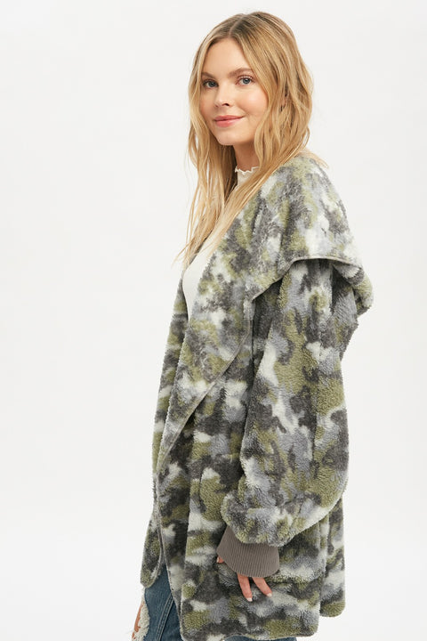 Hoodie - Camo Oversized Fur