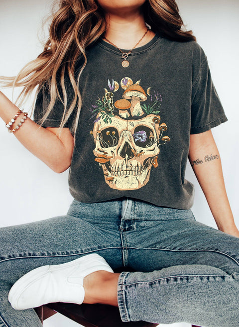 Tee - Skull Mushrooms Moon Phases (Pepper)