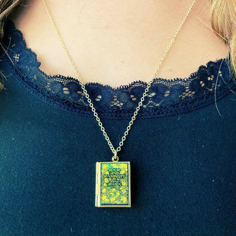 Book Locket - Sense and Sensibility Deep Green Floral (Brass)