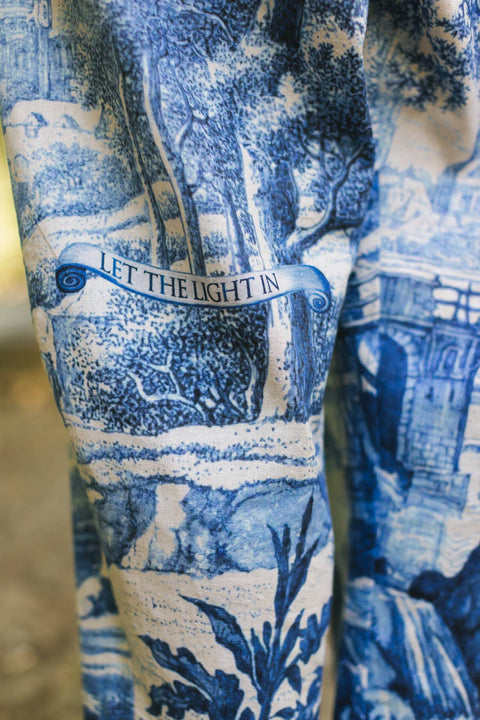 Cropped Artist Pant - Let The Light In Linen w/ Delft Print