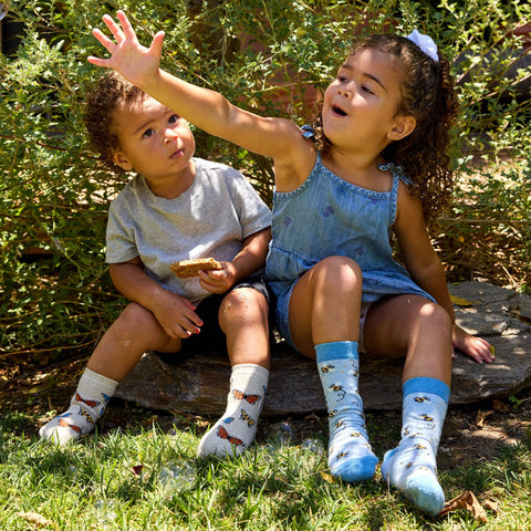 Kids Socks that Protect Bees - Blue
