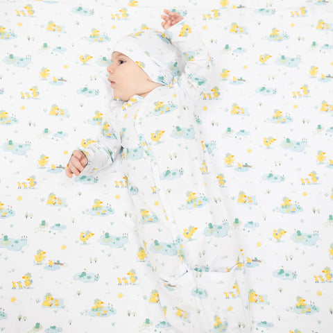 Gown & Knotted Hat Set - Frog and Duck Pond