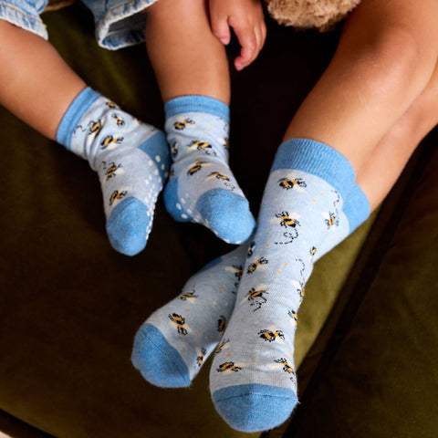 Kids Socks that Protect Bees - Blue