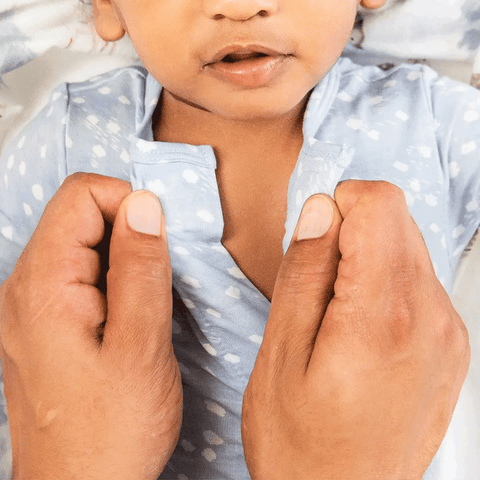 Footie (Magnetic) - Sealed With a Kiss