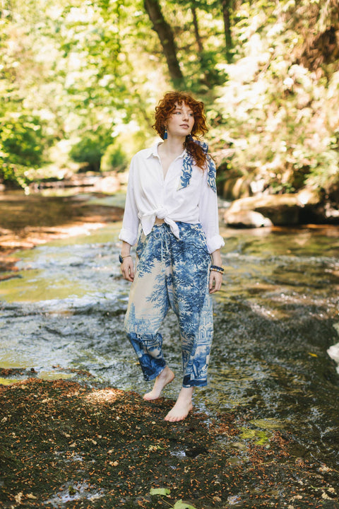 Cropped Artist Pant - Let The Light In Linen w/ Delft Print