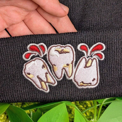 Beanie - Bloody Teeth Black