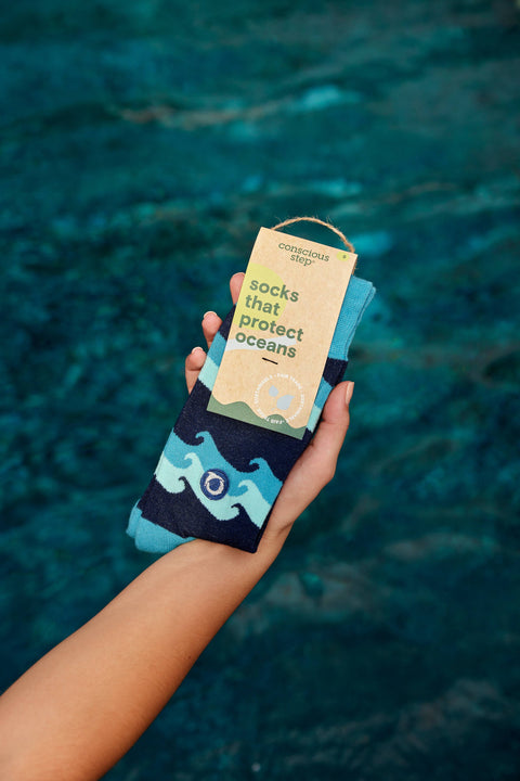 Socks that Protect Oceans - Rolling Waves