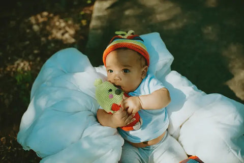 Yarn Rattle - Parrot