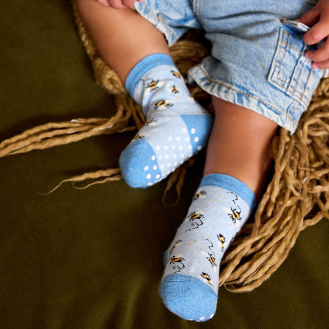Kids Socks that Protect Bees - Blue
