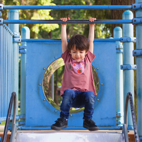 Tee - Brave & Strong