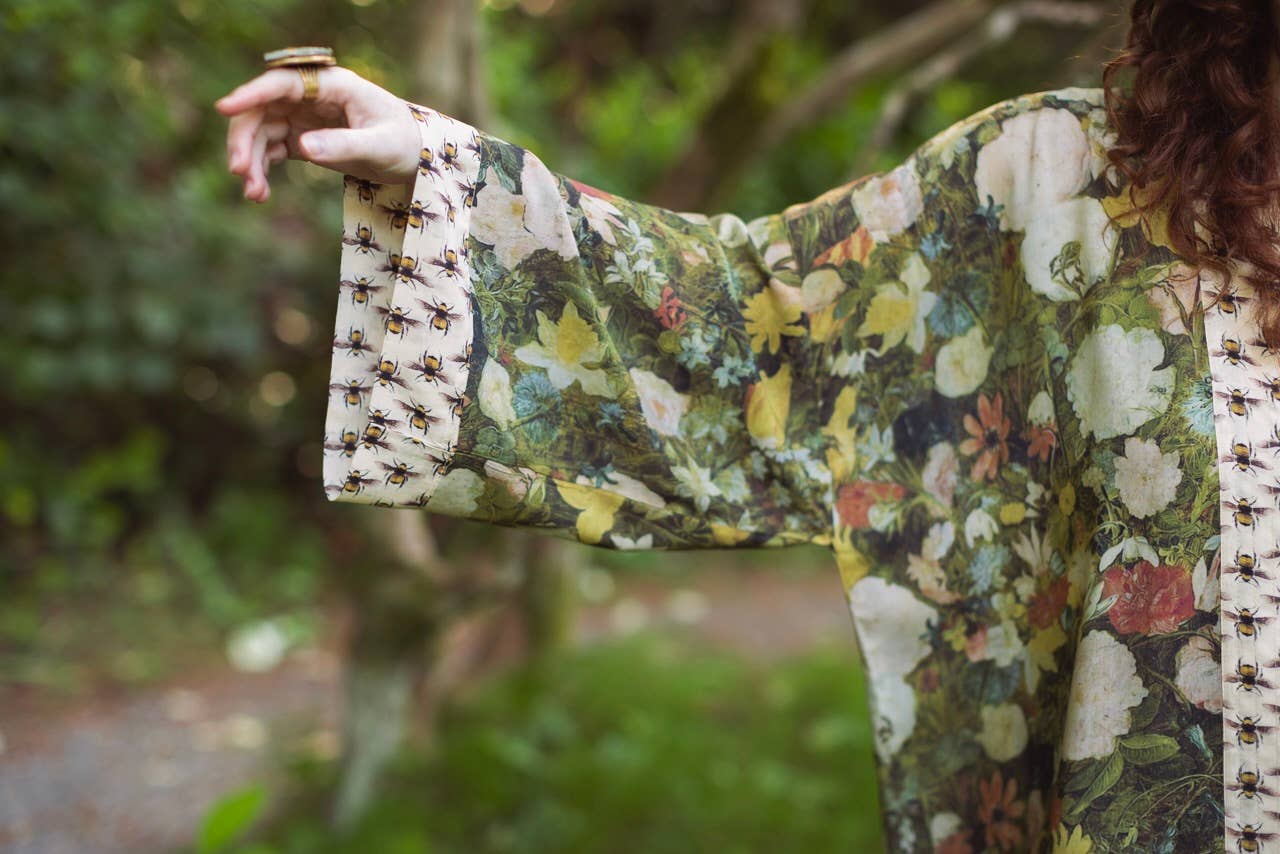 Bamboo Cropped Kimono - I Dream in Flowers with Bees