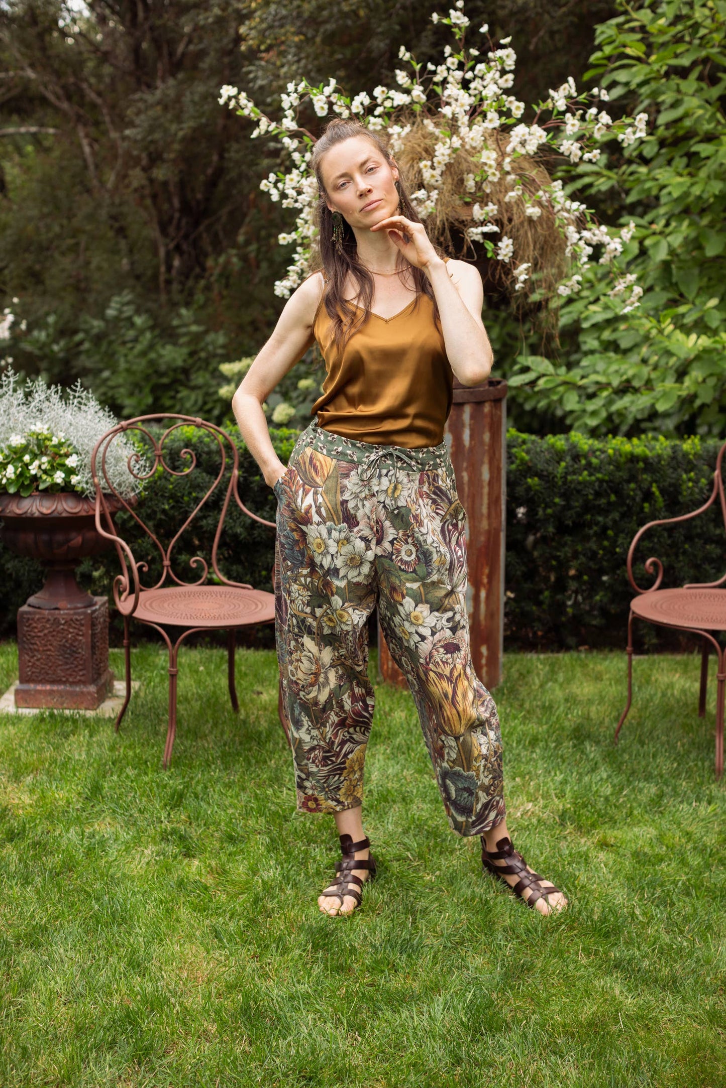 Cropped Artist Pants - Love Grows Wild Boho Linen Bee (One Size)