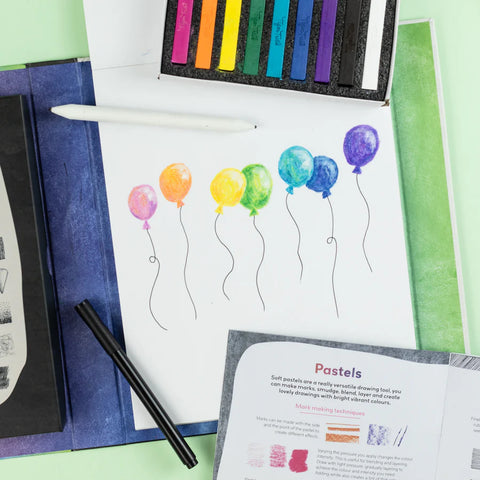 Activity Book - Amazing Artist Kit