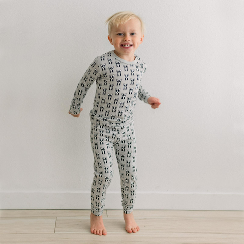 2 Piece Pajamas (Long Sleeve) - Dove Bulldogs