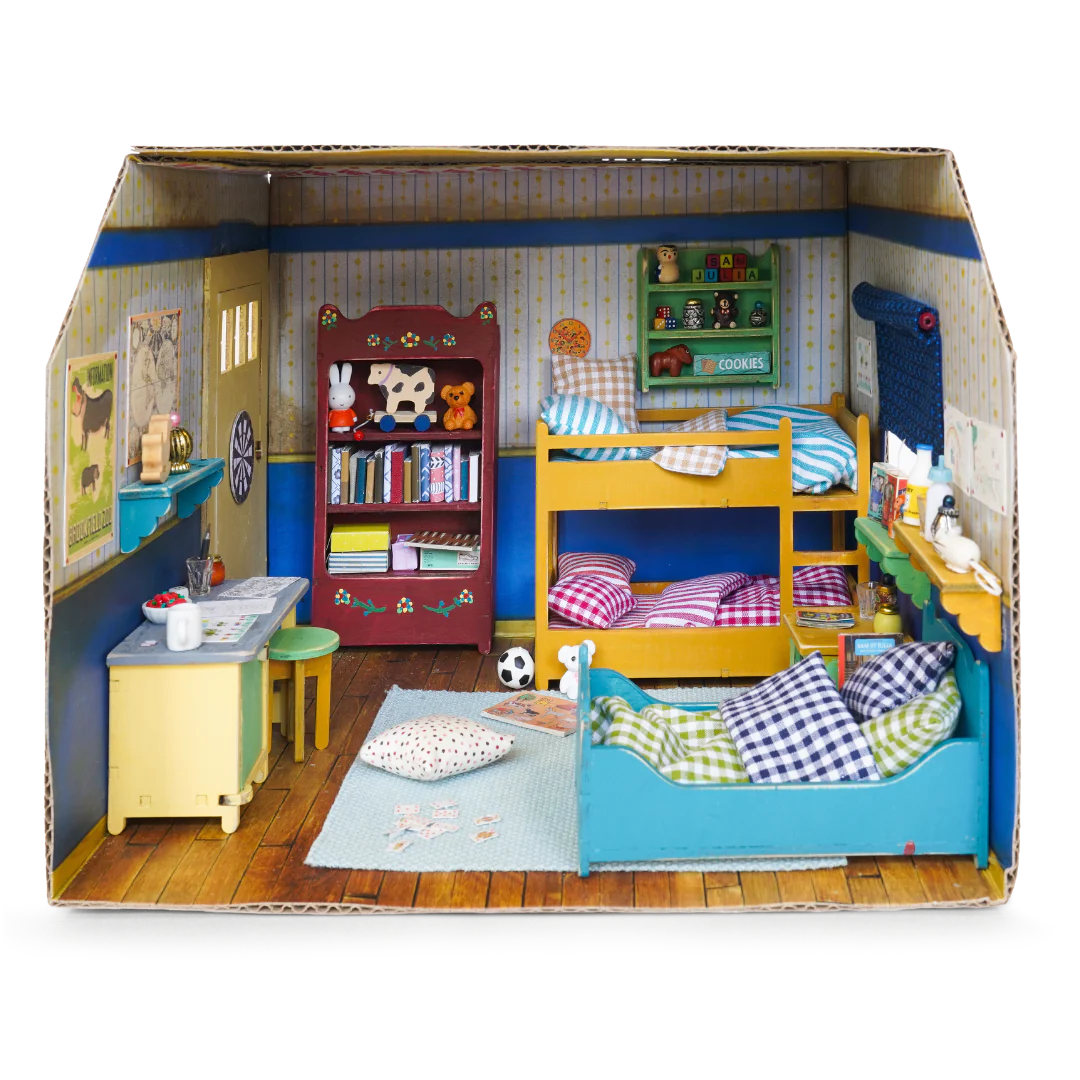 Play Set - Sam & Julia: Cardboard Kids' Bedroom