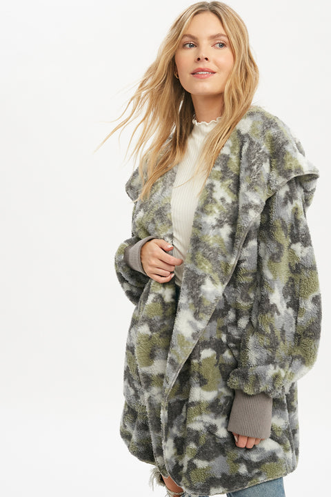 Hoodie - Camo Oversized Fur