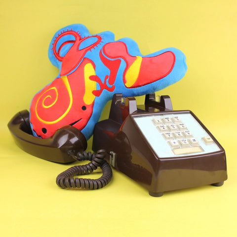 Image shows the inner ear "answering" a phone