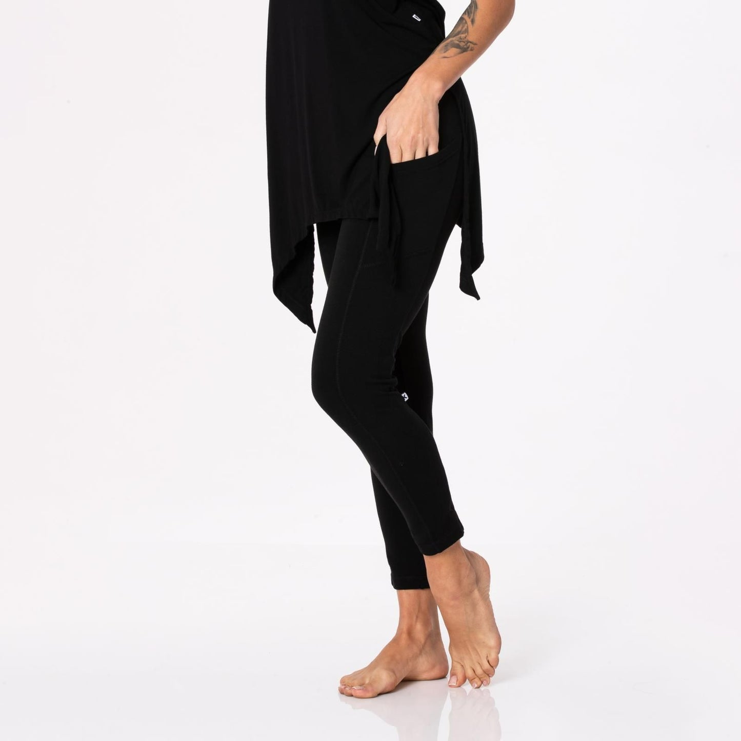 Women's Luxe 7/8 Leggings with Pockets - Midnight