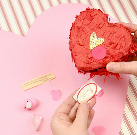 Mini Pinata - Tabletop Heart Piñata