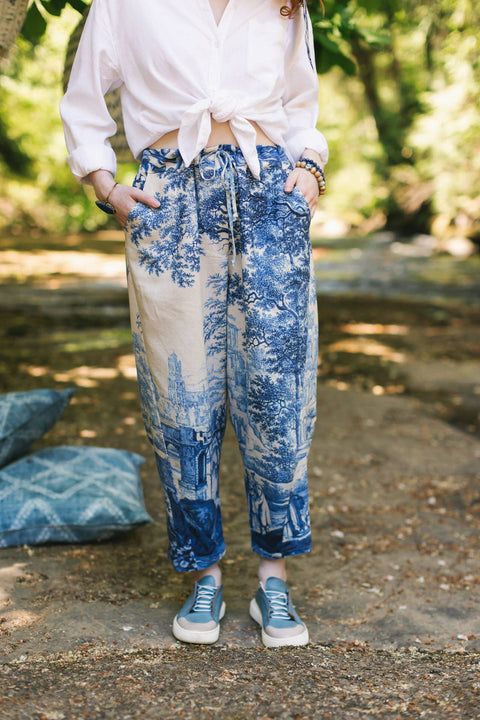Cropped Artist Pant - Let The Light In Linen w/ Delft Print