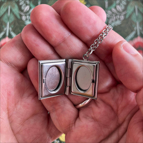 Necklace - Book Locket Dune: Stainless Steel
