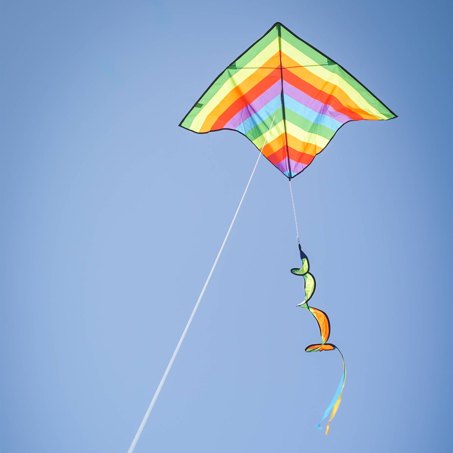 Kite - Rainbow Stripe Delta with Spinning Tail