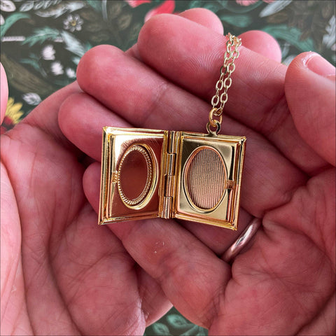 Necklace - Book Locket Les Miserables : Brass