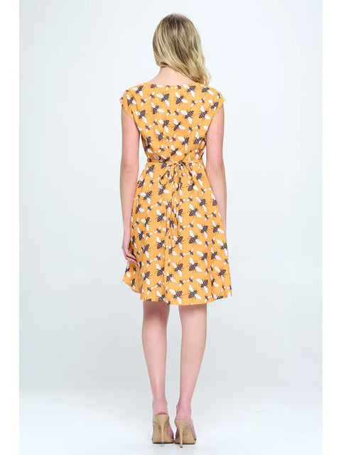Last One - Medium: Dress - Bee Print With Pockets