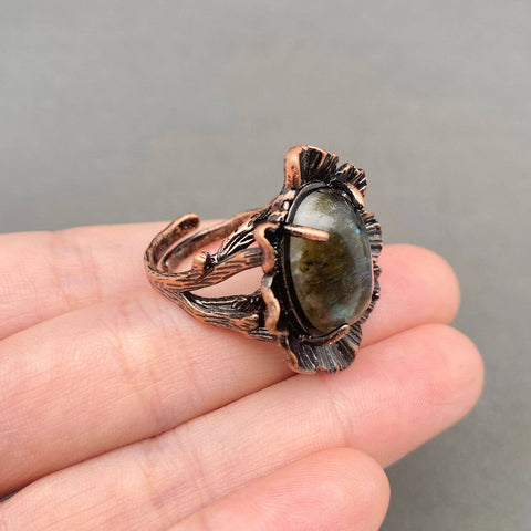 Ring - Vintage Anemousite Inlaid Bronze Flower Shape (Size 7-8)