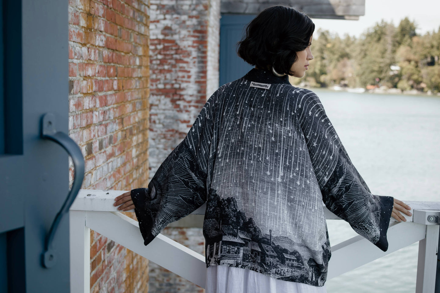 Cropped Bamboo Kimono Cardigan - Stargazer with Falling Stars