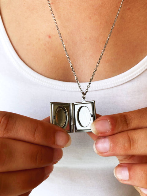 Necklace - Book Locket The Wizard of Oz: Stainless Steel