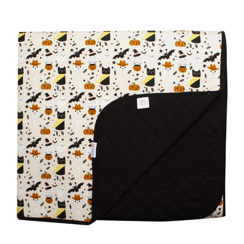 Bamboo Quilt - Spooky Cute Beige