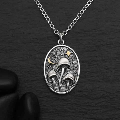 Necklace - Silver Oval Mushroom Pendant On 18in Chain