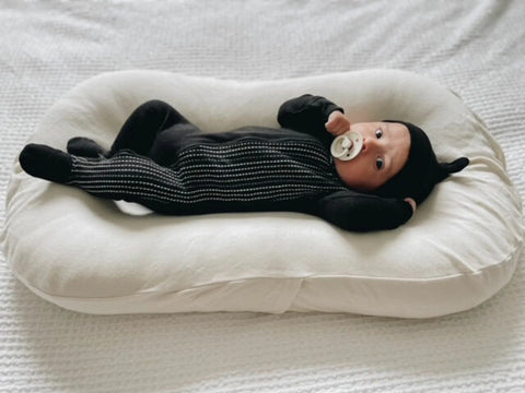 Footie (cremallera) - Borde negro bordado